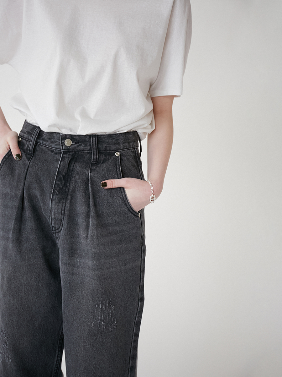 TUCK WIDE DENIM PANTS / GRAY